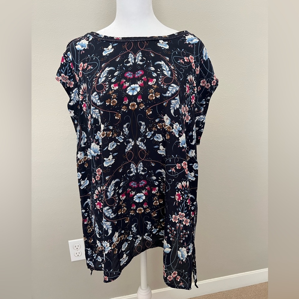 EUC Floral Blouse